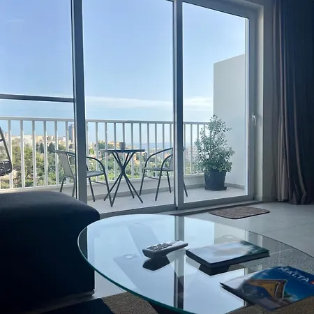 アパート Valley Penthouse With Sea View In Balluta