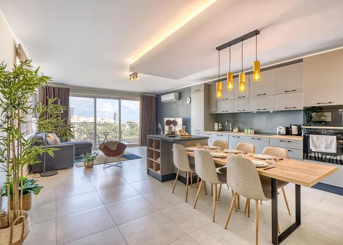 Valley Penthouse With Sea View In Balluta 아파트 Saint Julian's