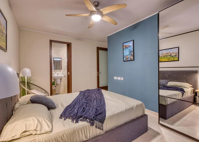 아파트 Valley Penthouse With Sea View In Balluta Saint Julian's