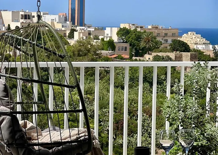 아파트 Valley Penthouse With Sea View In Balluta *