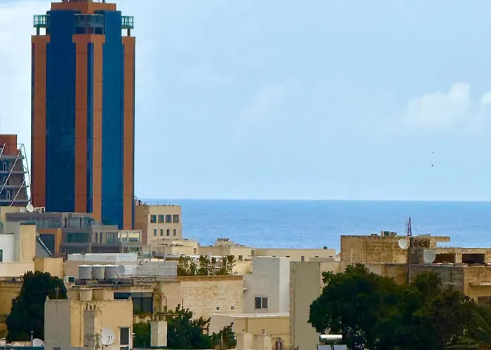 Valley Penthouse With Sea View In Balluta