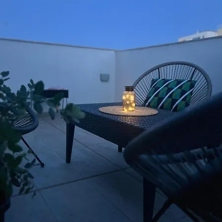 Timeless Valley Penthouse In Balluta Bay アパート *