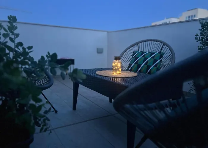 Valley Penthouse With Sea View In Balluta Apartmán *