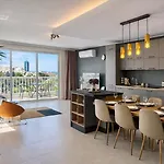 شقة Valley Penthouse With Sea View In Balluta سانت جوليان